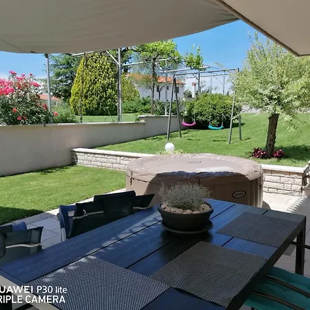 Borna Apartment *